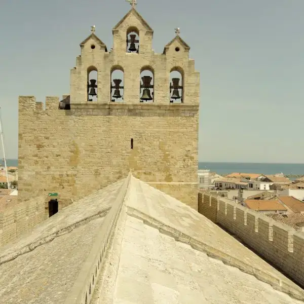 Chemin de ronde de l'église des Saintes Marie de la mer